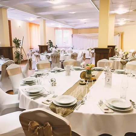 格拉纳达会议、康体和体育酒店 酒店 4*
