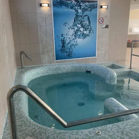 格拉纳达会议、康体和体育酒店