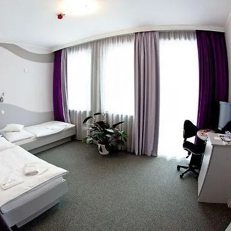 מלון Granada Conference, Wellness And Sport