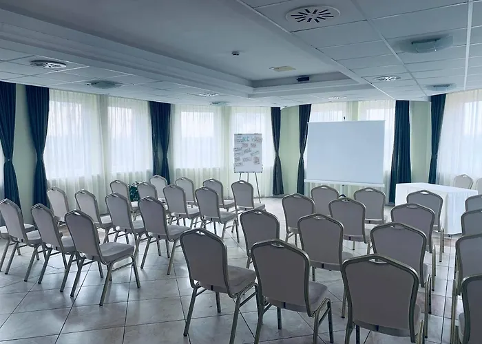 Granada Conference, Wellness And Sport קצ'קמט